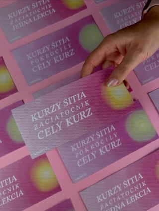 Darčekové poukážky na kurzy šitia ✨ Blížia sa Vianoce a v našej ponuke nájdete poukážky na kurz, vhodné ako darček pod...